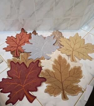 Wellesley Manor Harvest Leaf Placemats Large Set of 14 Fall Thanksgiving NWT